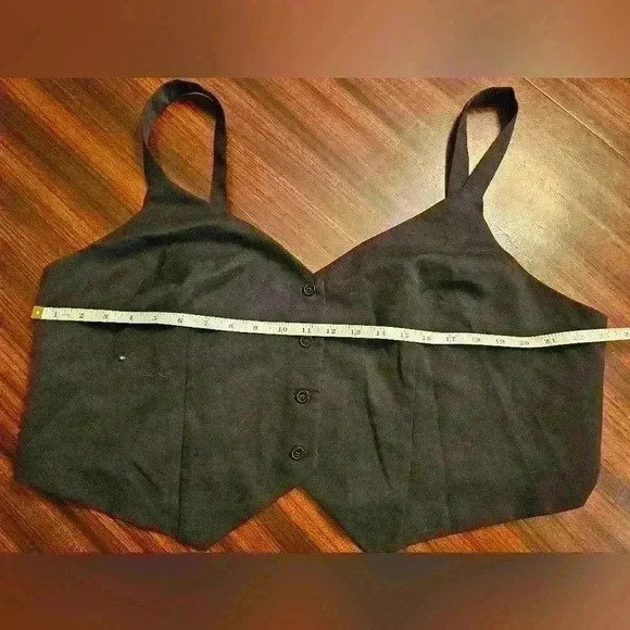 H&M Divided Black Sleeveless Wide Strap Cropped Vest Size XXL NWOT - Picture 6 of 10